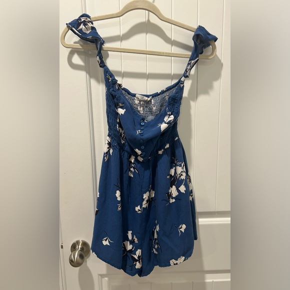 Lush Shorts Romper Jumpsuit blue floral print ruched top - Picture 4 of 8